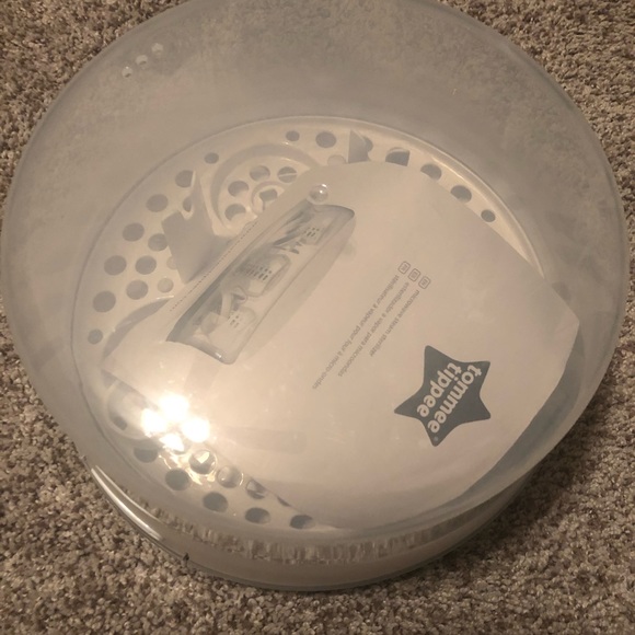NWOT Tommee Tippee Microwave Bottle Sterilizer - Picture 2 of 2